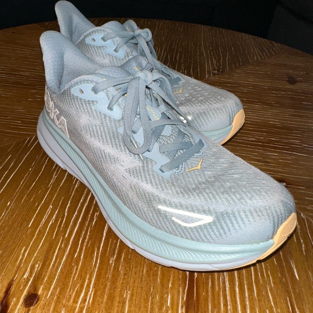 Women’s Hoka Clifton 9